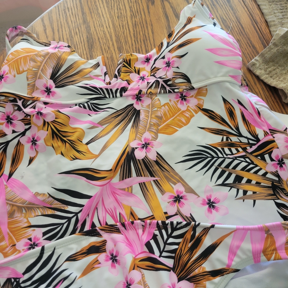 Swim suit